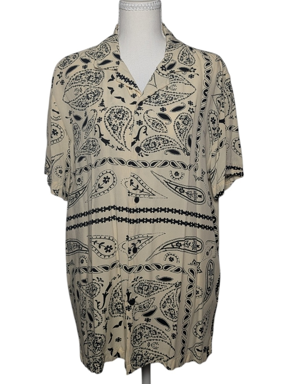 Zipcode Design Cream and Black Paisley Casual Button-Down Shirt